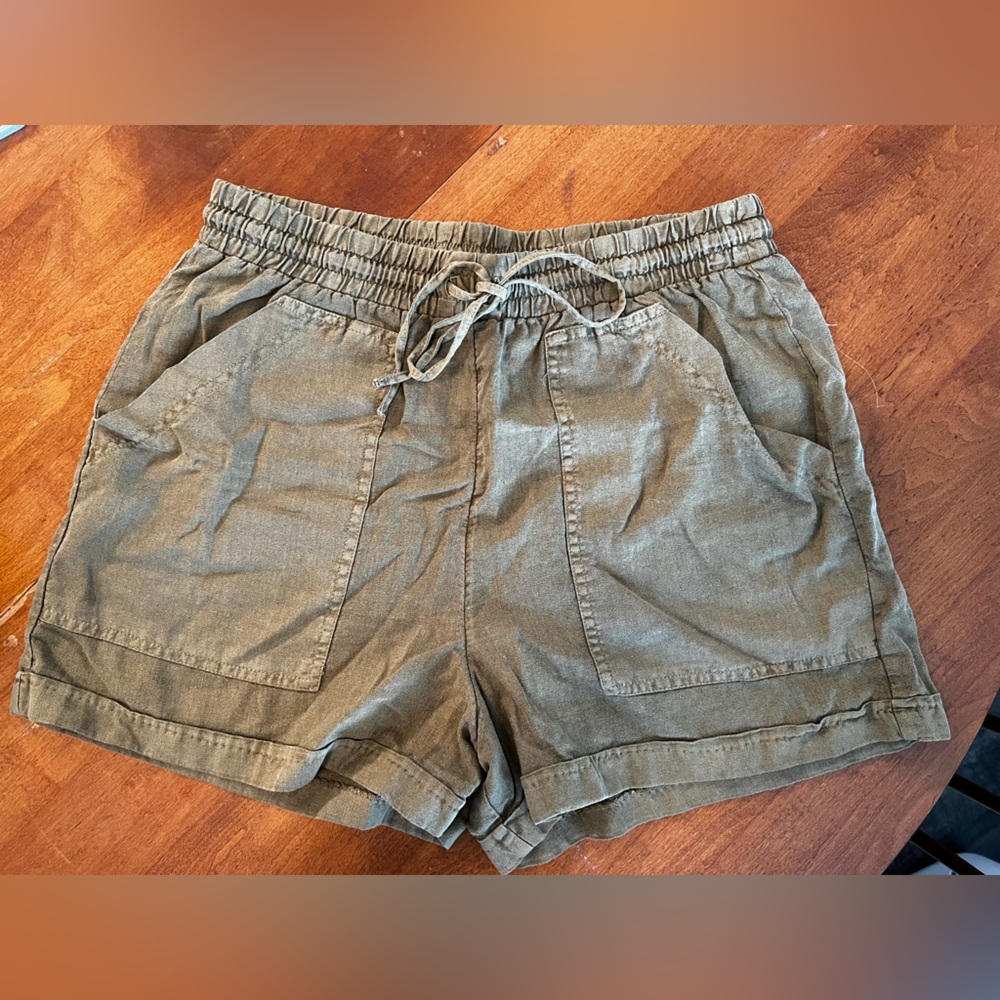 Universal Threads Shorts M